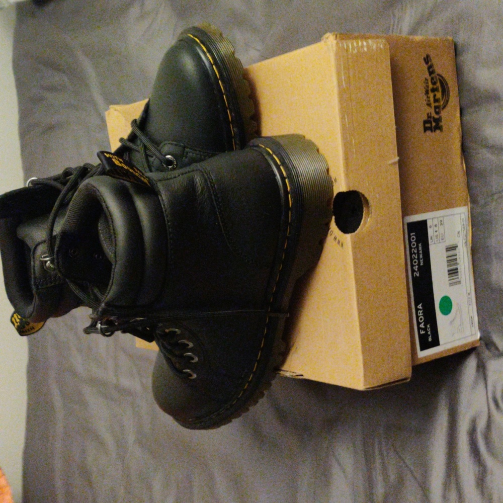 Doc Martens Faora Boots